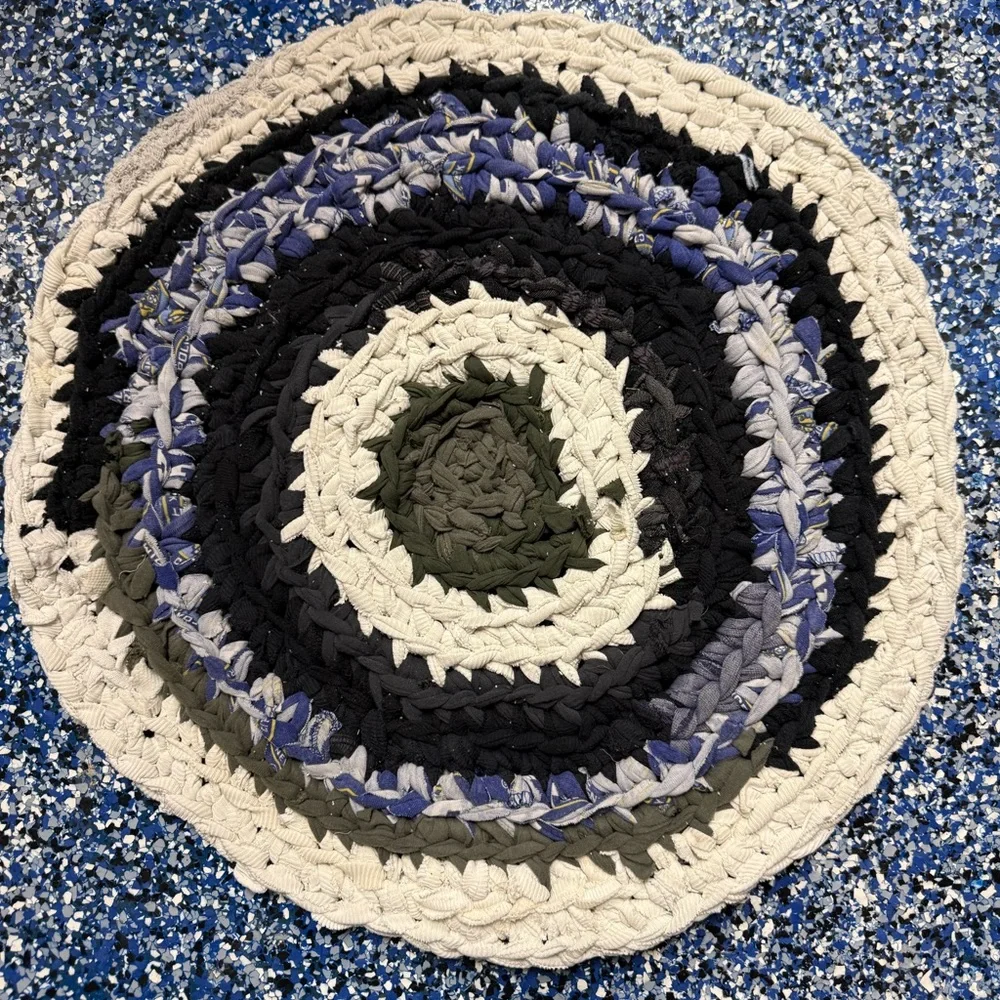 Handmade crocheted rug bathroom kitchen mat round 20”